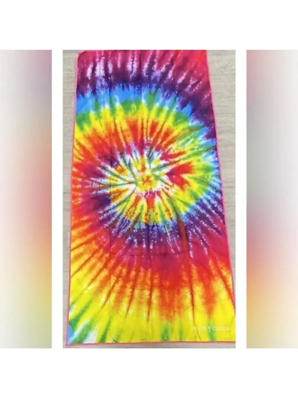 NWT! House of Clouds Tie Dye Sand Free Microfiber Beach Towel